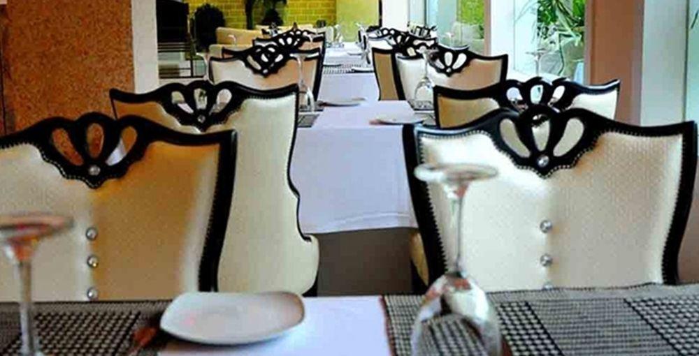 Royal Castle Hotel Negombo Dış mekan fotoğraf