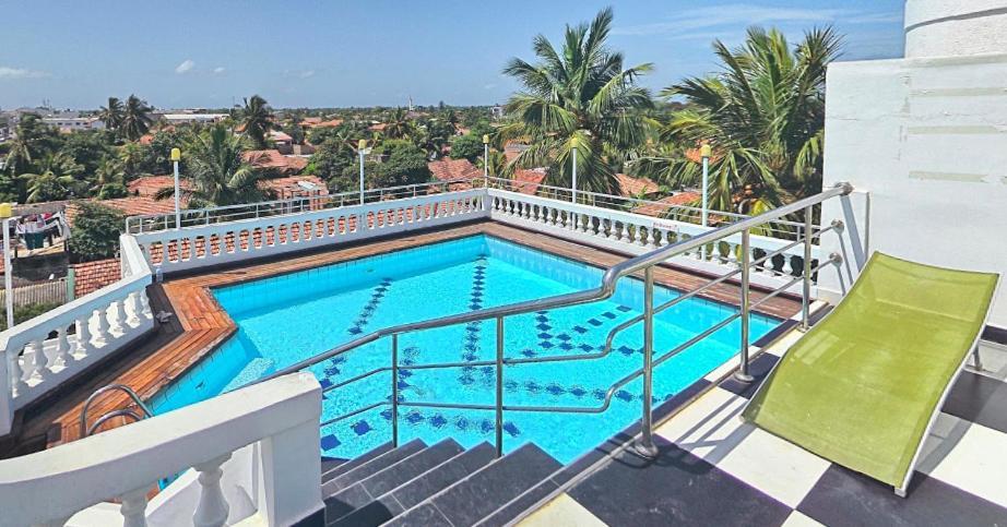 Royal Castle Hotel Negombo Dış mekan fotoğraf