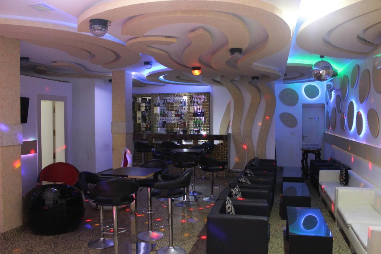 Royal Castle Hotel Negombo Dış mekan fotoğraf