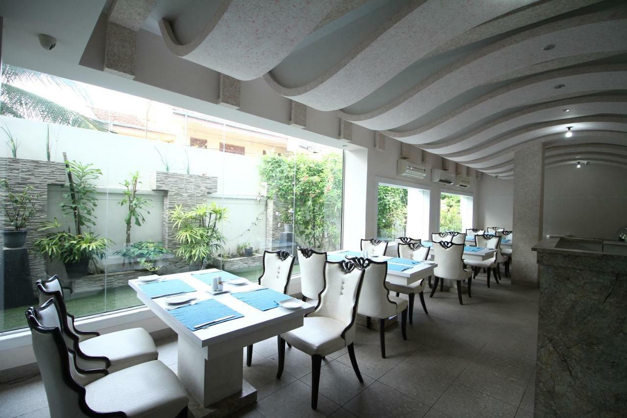 Royal Castle Hotel Negombo Dış mekan fotoğraf